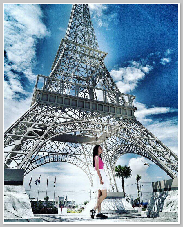 Khu vực mô phỏng tháp Eiffel